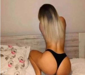 Yannique escorts in Akron, OH